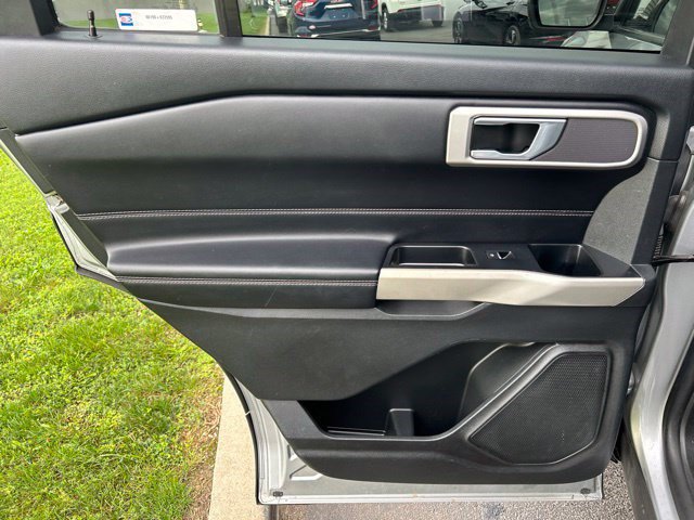 Used 2021 Ford Explorer XLT w/ Equipment Group 202A AWD/4WD image 40