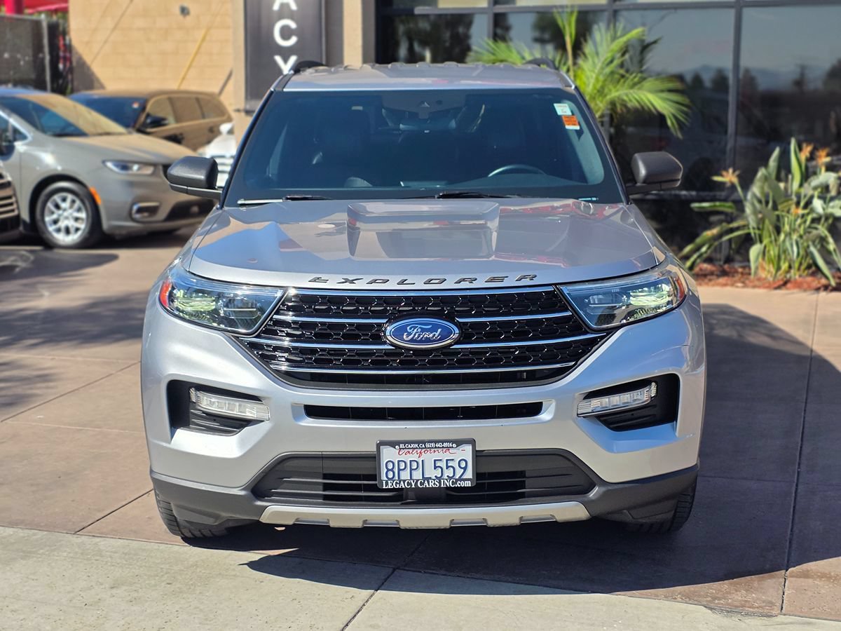 Used 2020 Ford Explorer XLT w/ Equipment Group 202A AWD/4WD image 4