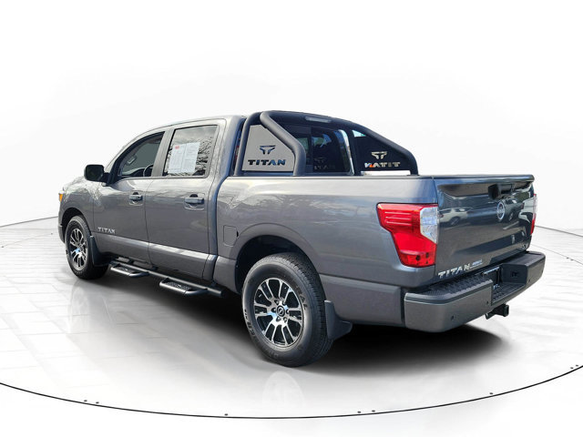 Used 2024 Nissan Titan SV w/ SV Convenience Package image 3