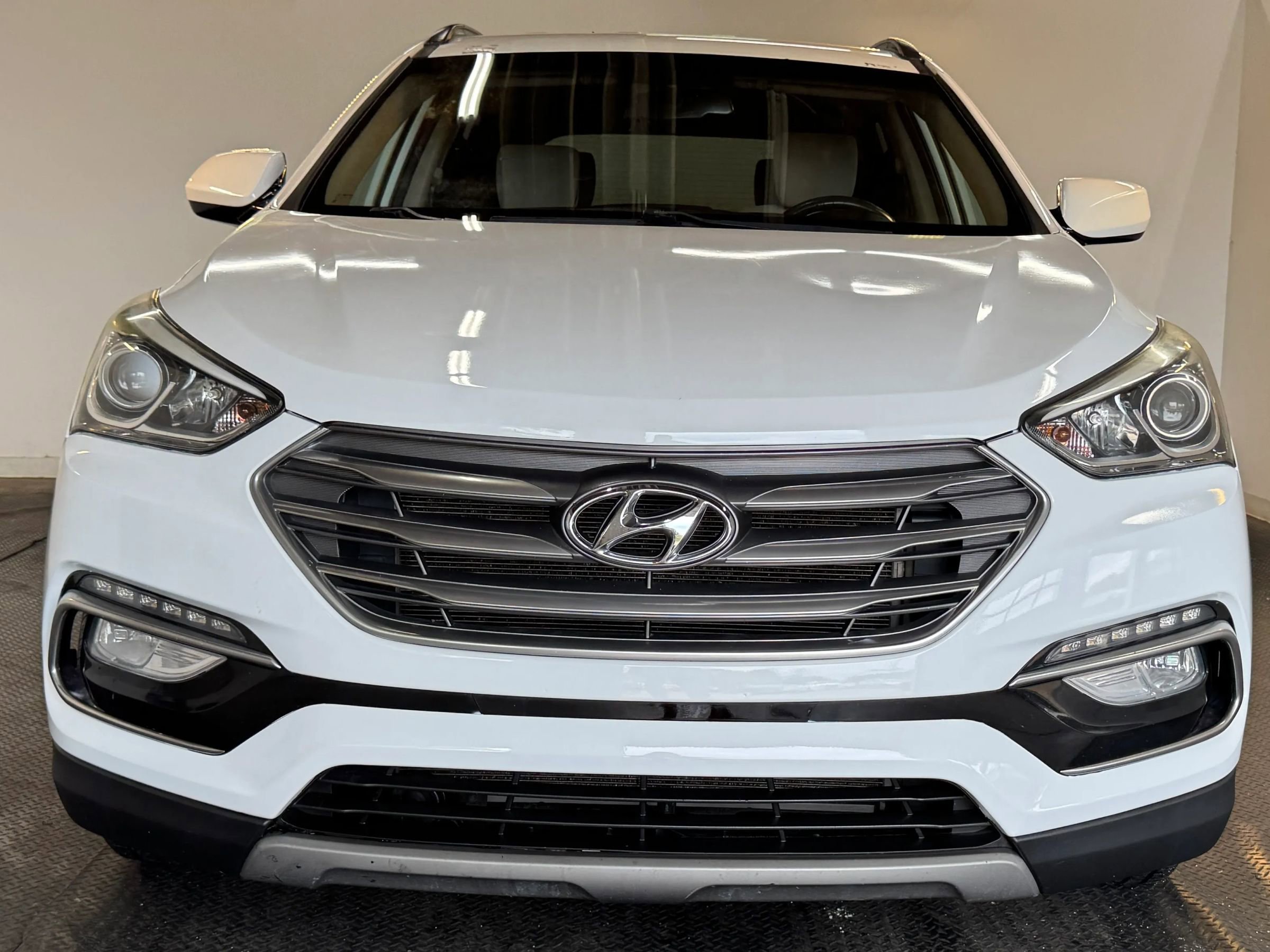 Used 2017 Hyundai Santa Fe Sport image 3