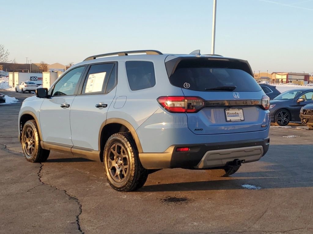 Certified 2025 Honda Pilot TrailSport image 5