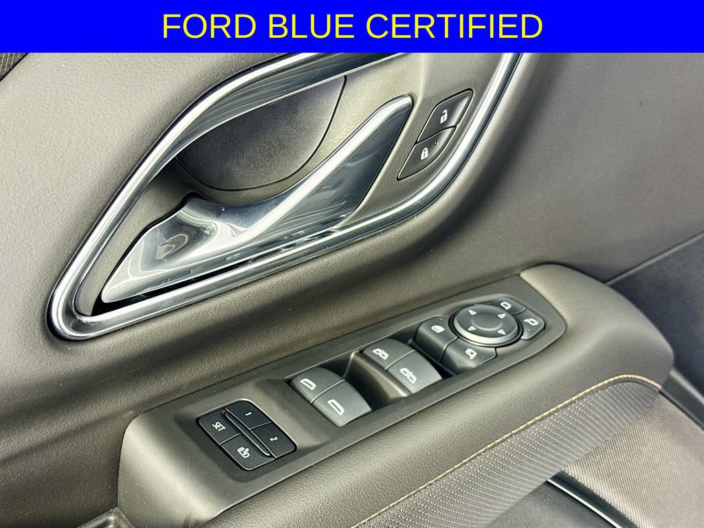 Used 2024 GMC Yukon AT4 w/ Technology Package image 18