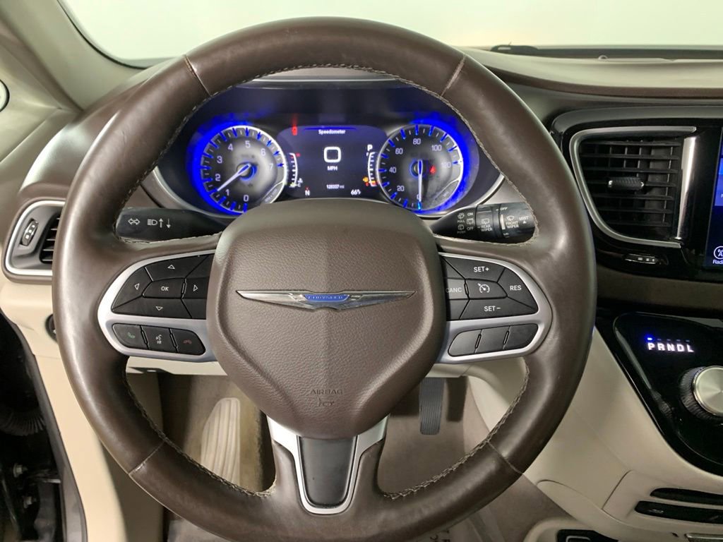 Used 2017 Chrysler Pacifica Touring-L Plus FWD image 21