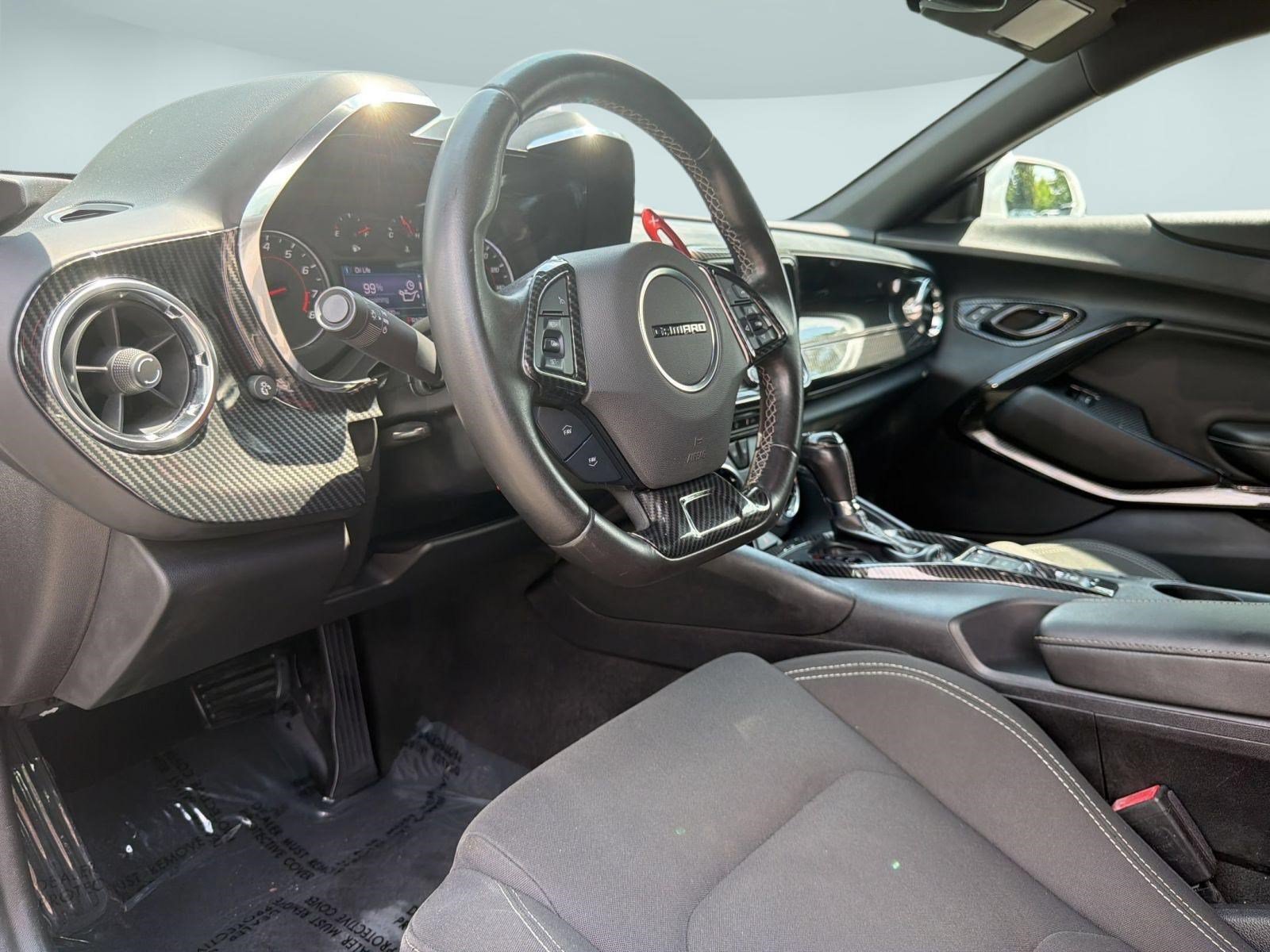 Used 2020 Chevrolet Camaro LT RWD image 4