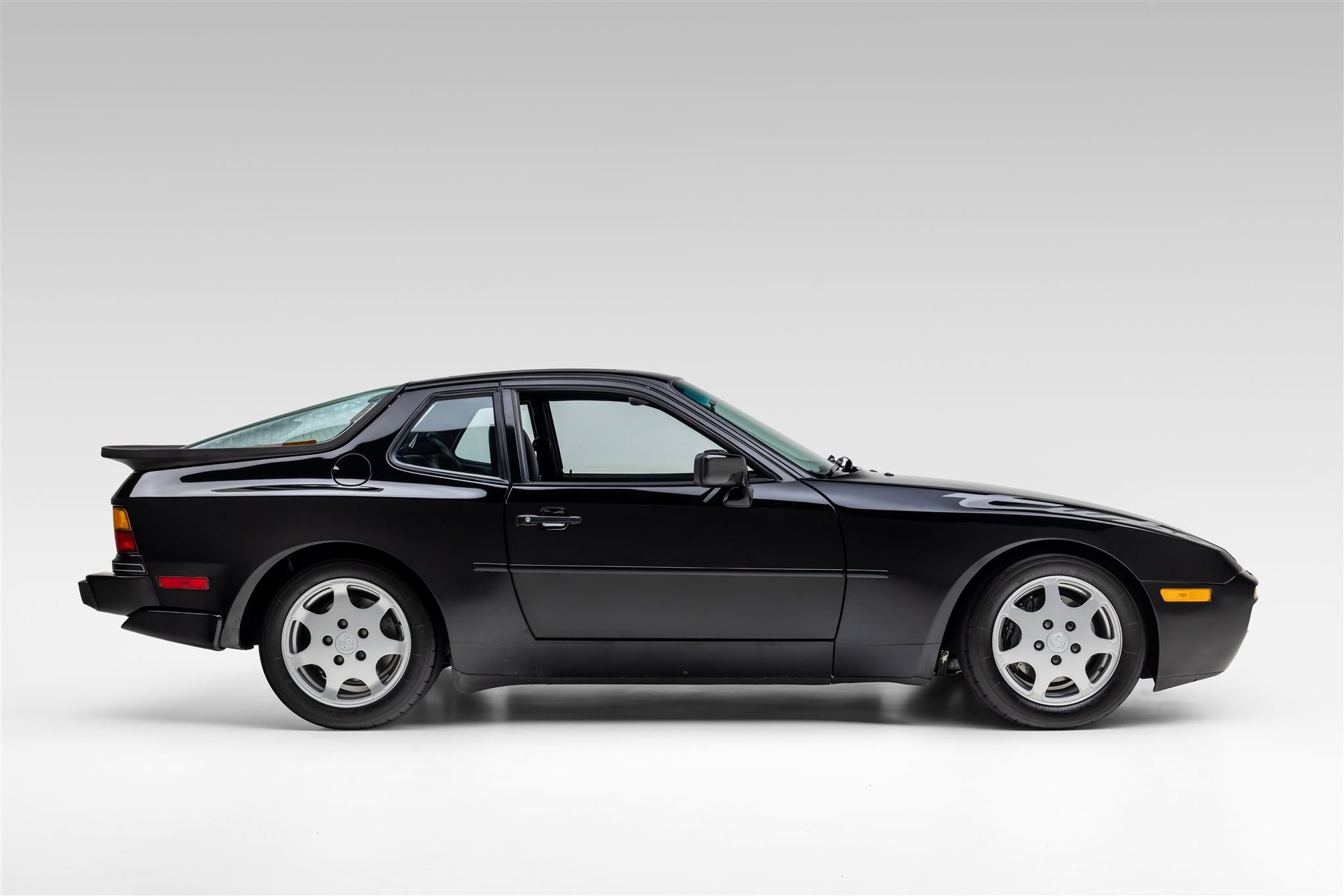 Used 1989 Porsche 944 Turbo RWD image 6