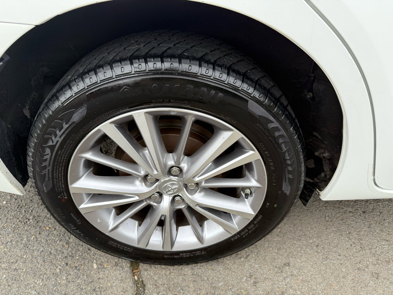 Used 2014 Toyota Corolla LE Premium image 29