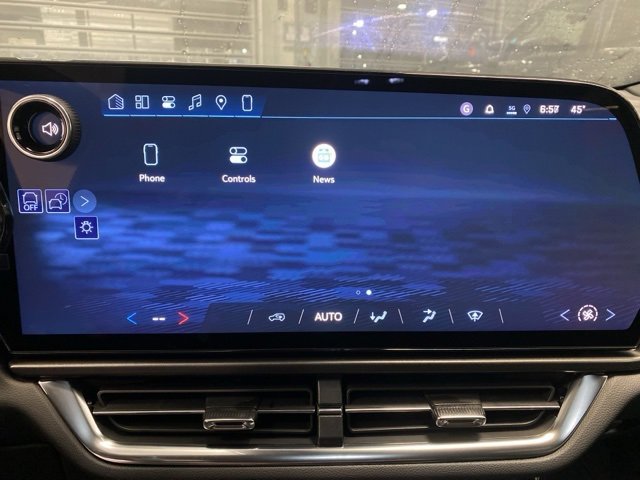 Used 2026 Chevrolet Equinox EV LT image 18