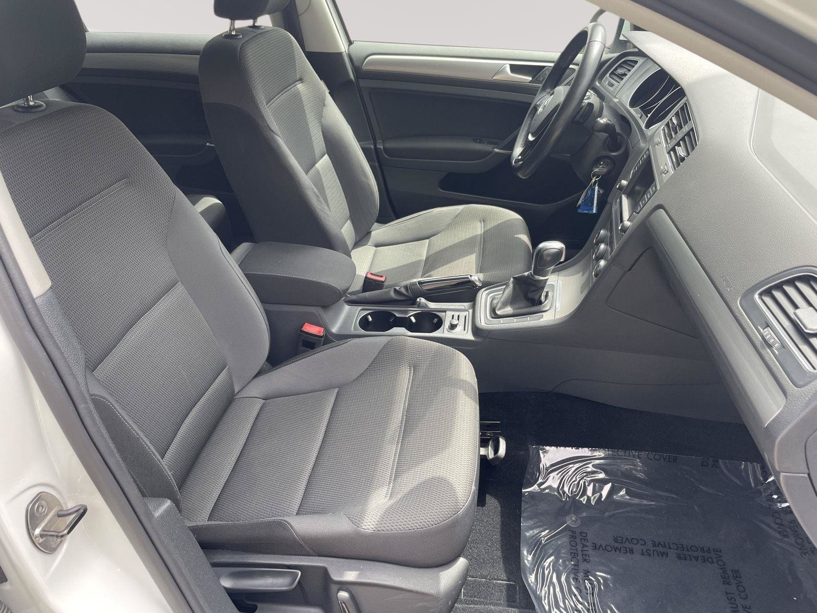 Used 2016 Volkswagen Golf S FWD image 29