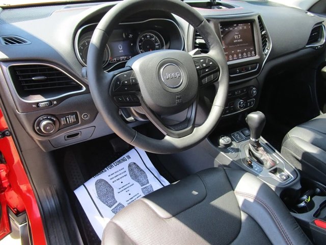 Used 2021 Jeep Cherokee Trailhawk w/ Premium Leather Package image 16