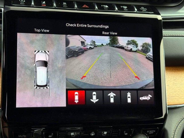Used 2023 Jeep Grand Cherokee L Summit AWD/4WD image 29