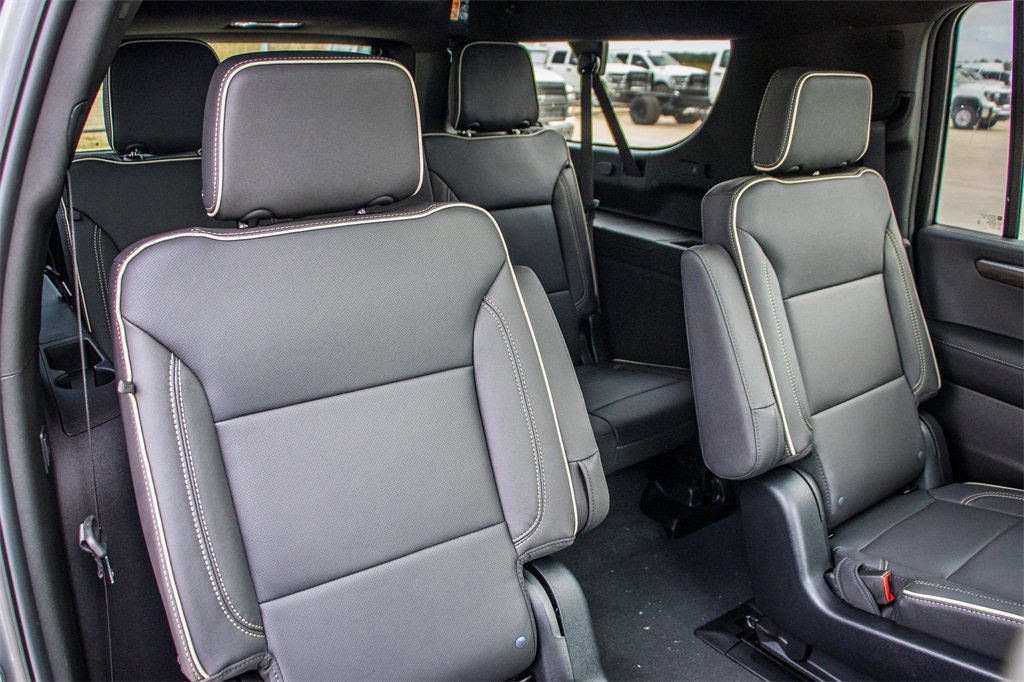New 2026 Chevrolet Suburban Premier image 16