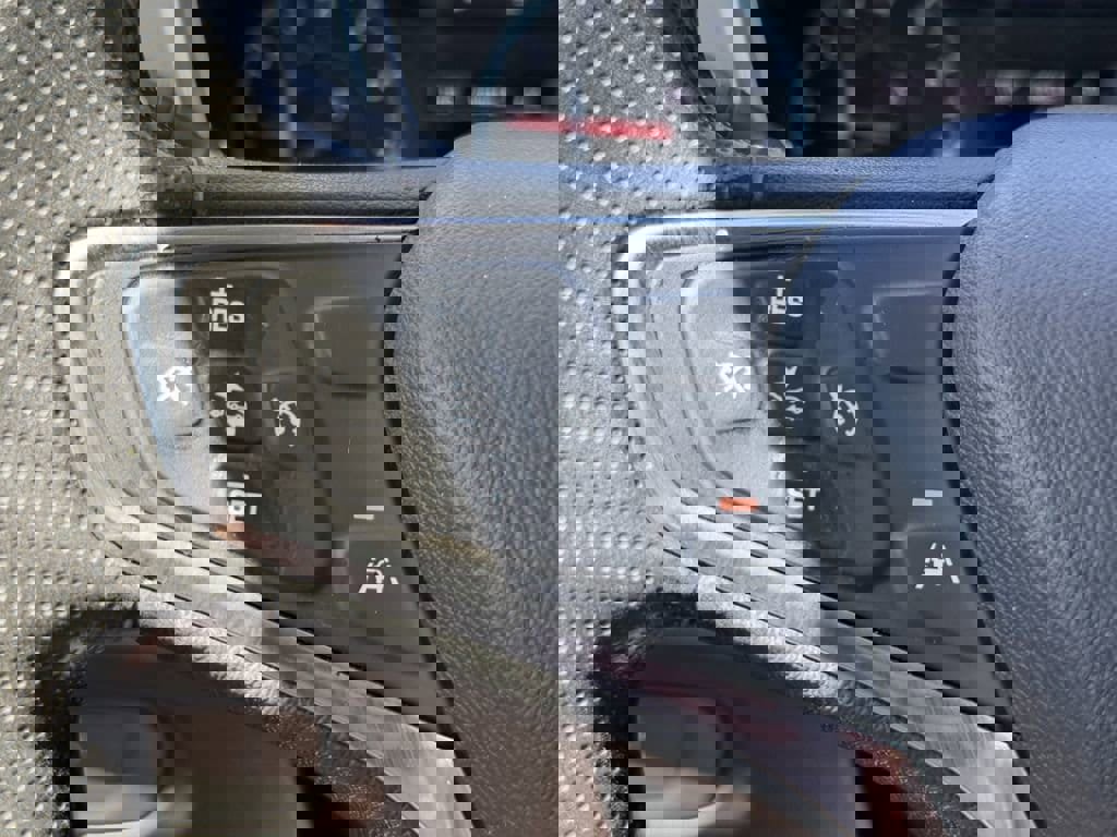 Used 2021 Chevrolet Equinox LS w/ LS Convenience Package FWD image 29