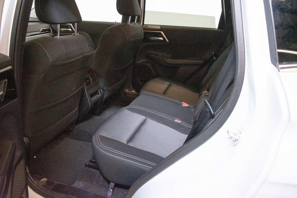 Used 2024 Mitsubishi Outlander ES image 22