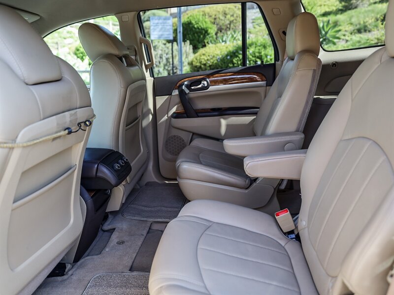 Used 2011 Buick Enclave CXL FWD image 21