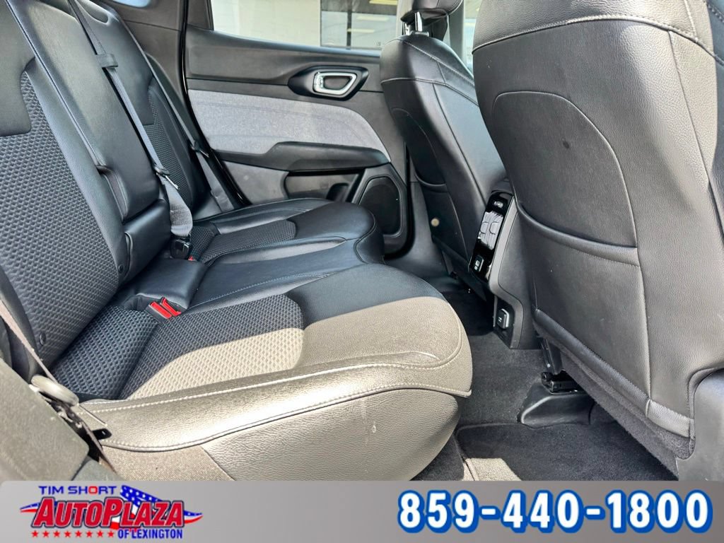 Used 2024 Jeep Compass Latitude AWD/4WD image 48
