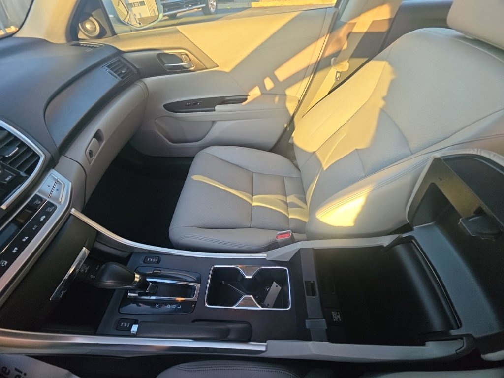 Used 2013 Honda Accord EX-L image 23