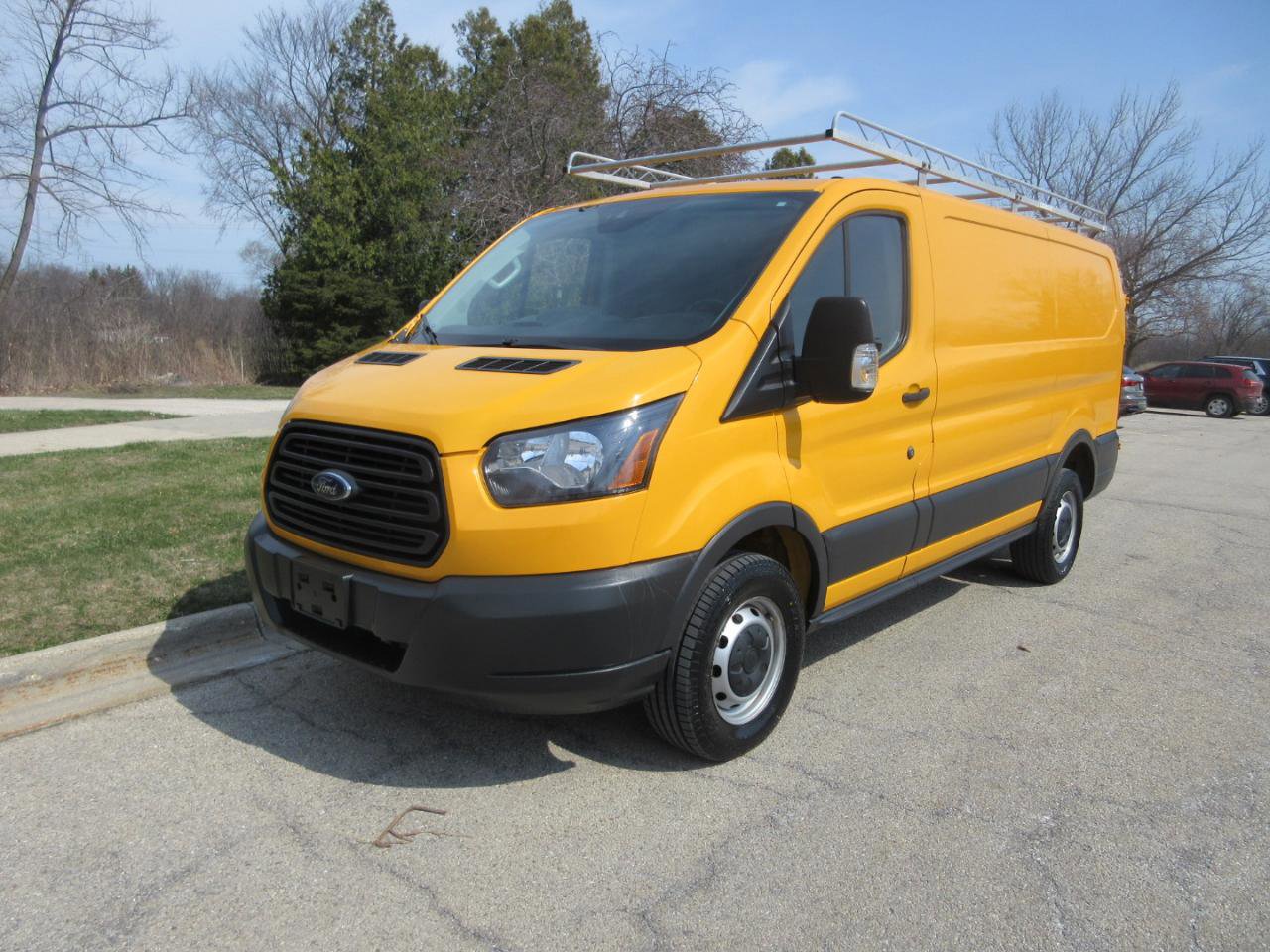 Used 2017 Ford Transit 250 130 Low Roof RWD image 2