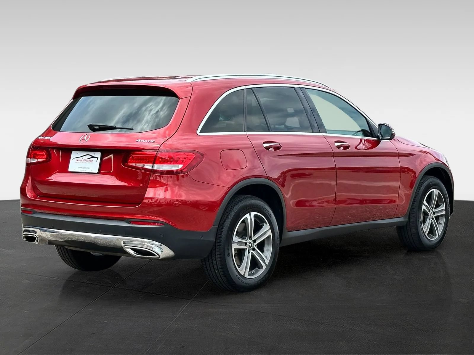 Used 2018 Mercedes-Benz GLC 300 4MATIC w/ Premium Package image 7