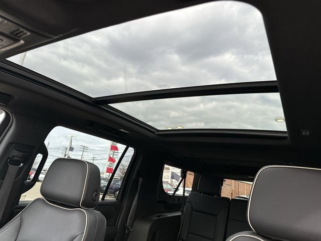 Certified 2023 GMC Yukon XL SLT w/ SLT Luxury Package image 18