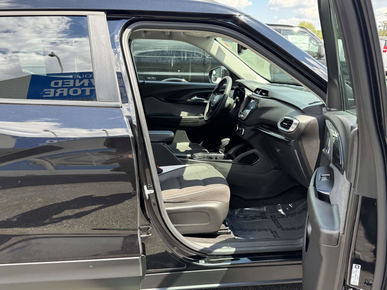 Used 2021 Chevrolet TrailBlazer LT w/ Convenience Package AWD/4WD image 15