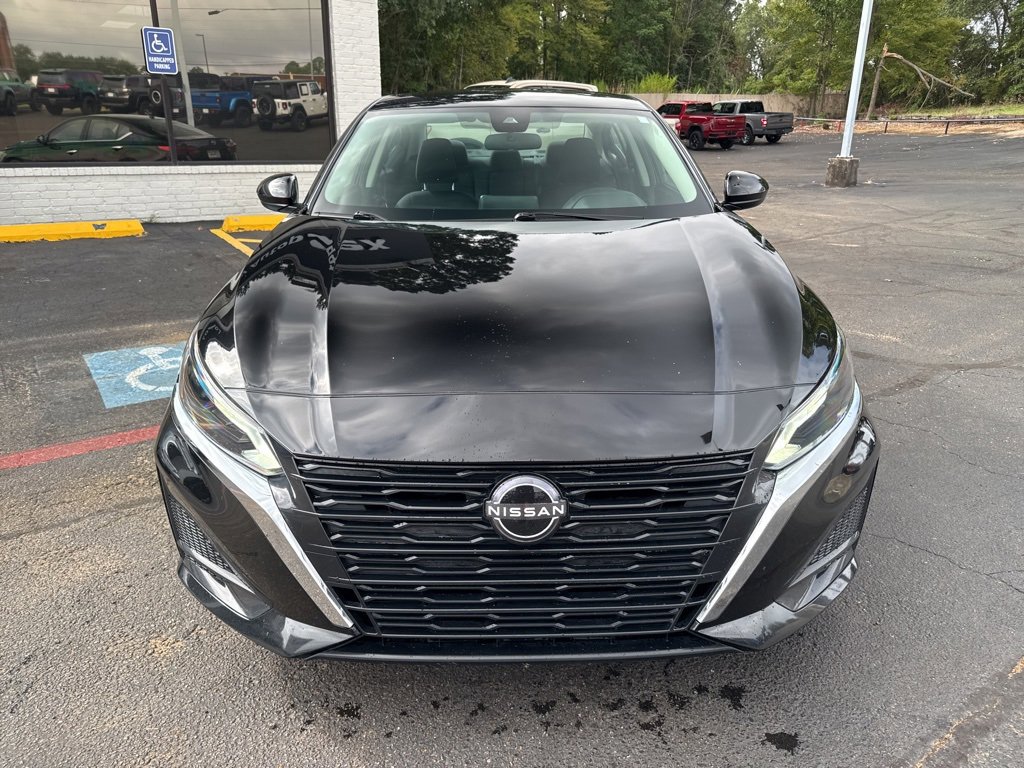 Used 2023 Nissan Altima 2.5 SV image 3