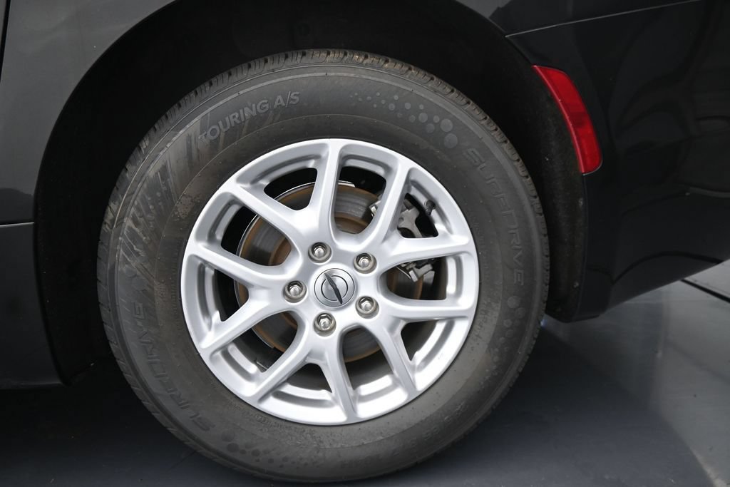 Used 2023 Chrysler Pacifica Touring-L FWD image 15