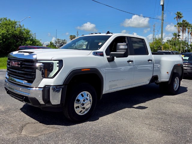 Used 2026 GMC Sierra 3500 Pro w/ 1SA Pro Safety Plus Package AWD/4WD image 3