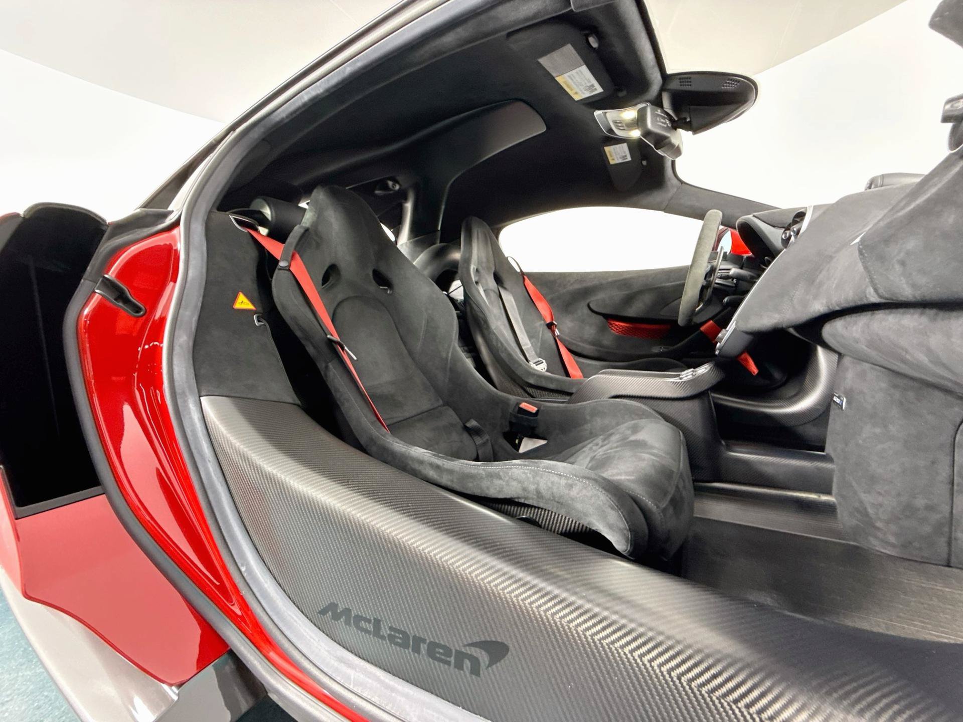 Used 2020 McLaren 620R RWD image 27