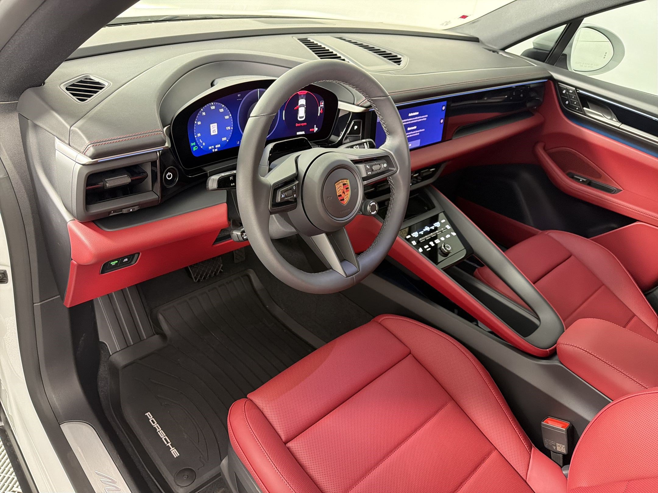 Used 2026 Porsche Macan Electric RWD image 4