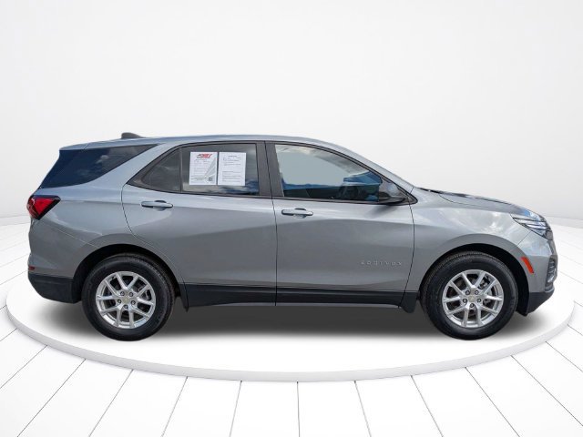 Used 2023 Chevrolet Equinox LS FWD image 3