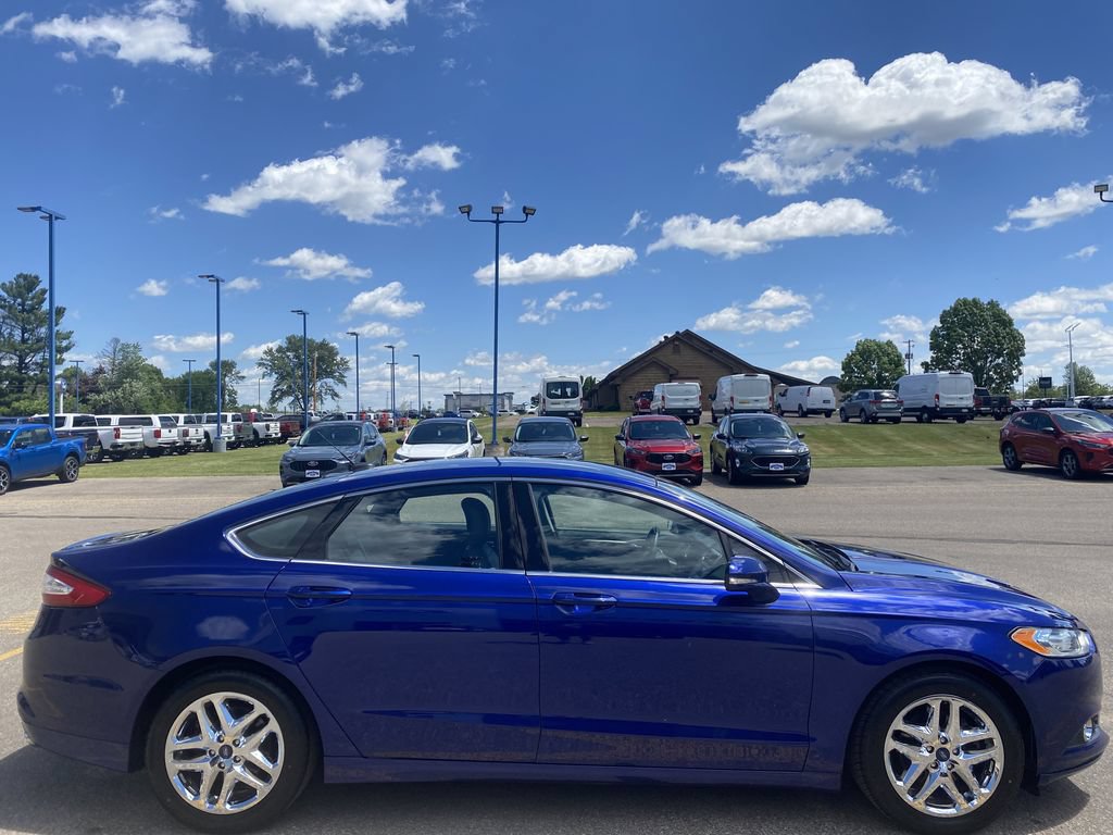 Used 2016 Ford Fusion SE w/ Equipment Group 202A FWD image 5