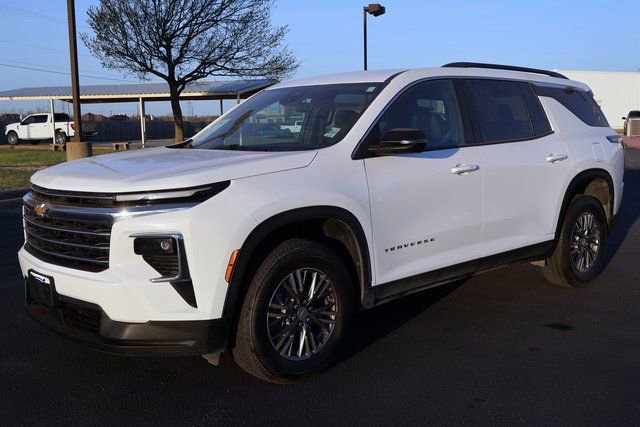 Used 2025 Chevrolet Traverse LT image 10