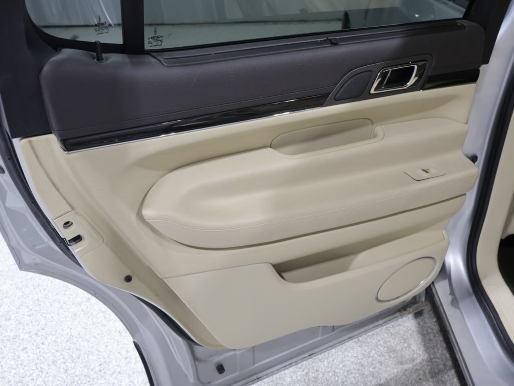 Used 2019 Lincoln MKT AWD image 21