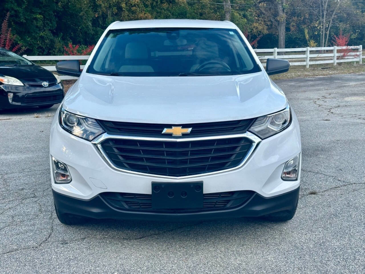 Used 2021 Chevrolet Equinox LS w/ LS Convenience Package FWD image 2