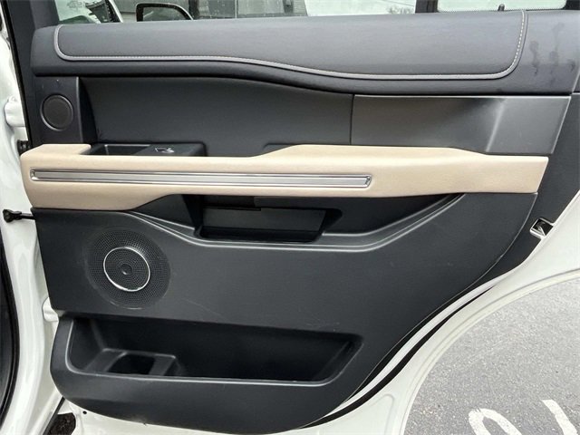 Used 2023 Ford Expedition Limited image 23