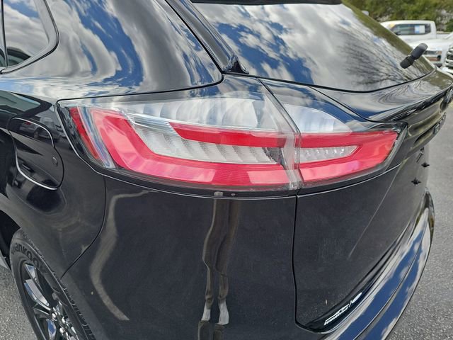 Used 2024 Ford Edge SE w/ Black Appearance Package image 36