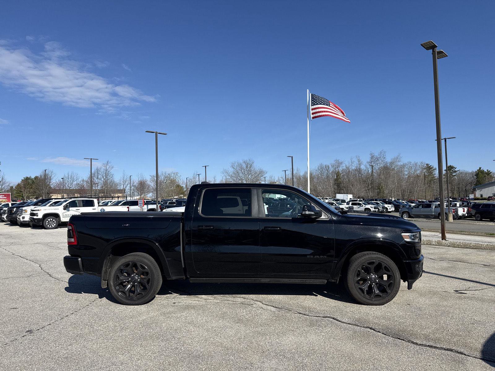 Used 2020 RAM 1500 Limited w/ Black Appearance Package AWD/4WD image 7