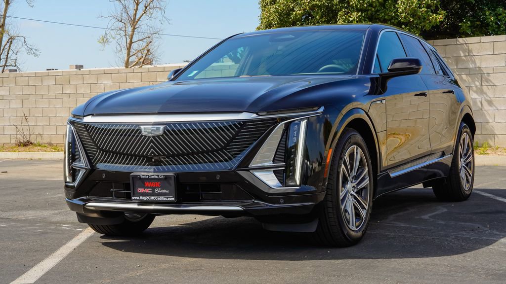 New 2026 Cadillac Lyriq Luxury w/ LPO, Floor Liner Package image 2