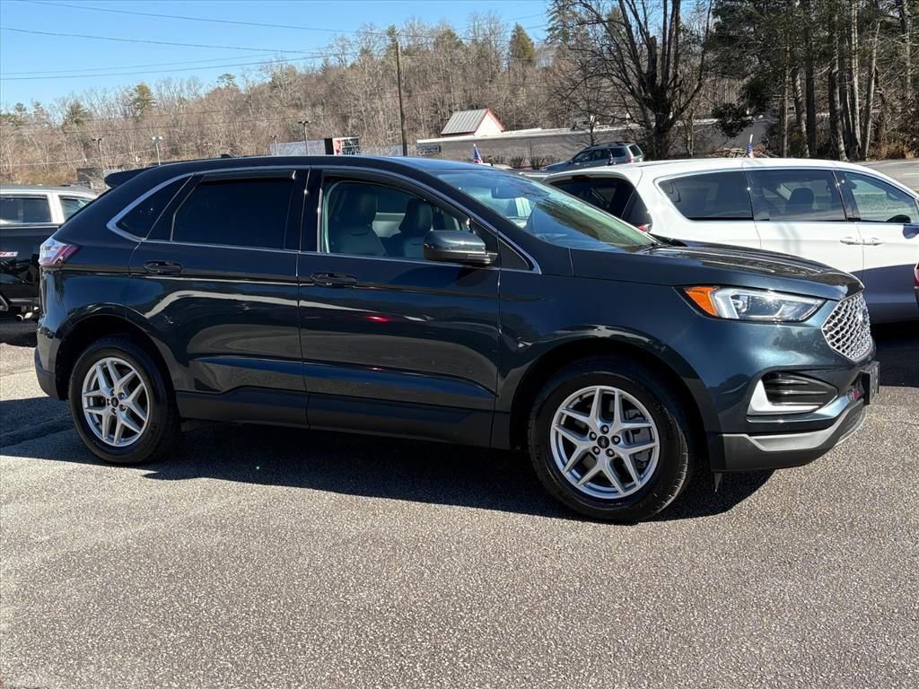 Used 2024 Ford Edge SEL AWD/4WD image 3