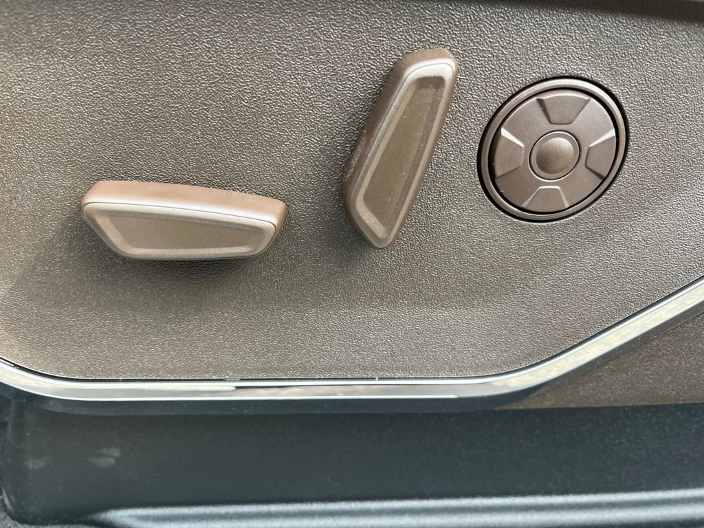 New 2026 Ford F350 King Ranch w/ Chrome Package image 36