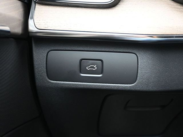 New 2026 Volvo XC90 B6 Core w/ Protection Package Premier image 29