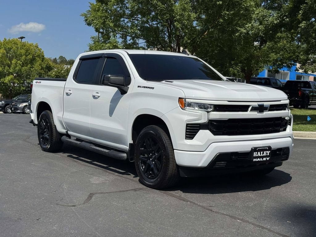 Used 2024 Chevrolet Silverado 1500 RST w/ Convenience Package II AWD/4WD image 2