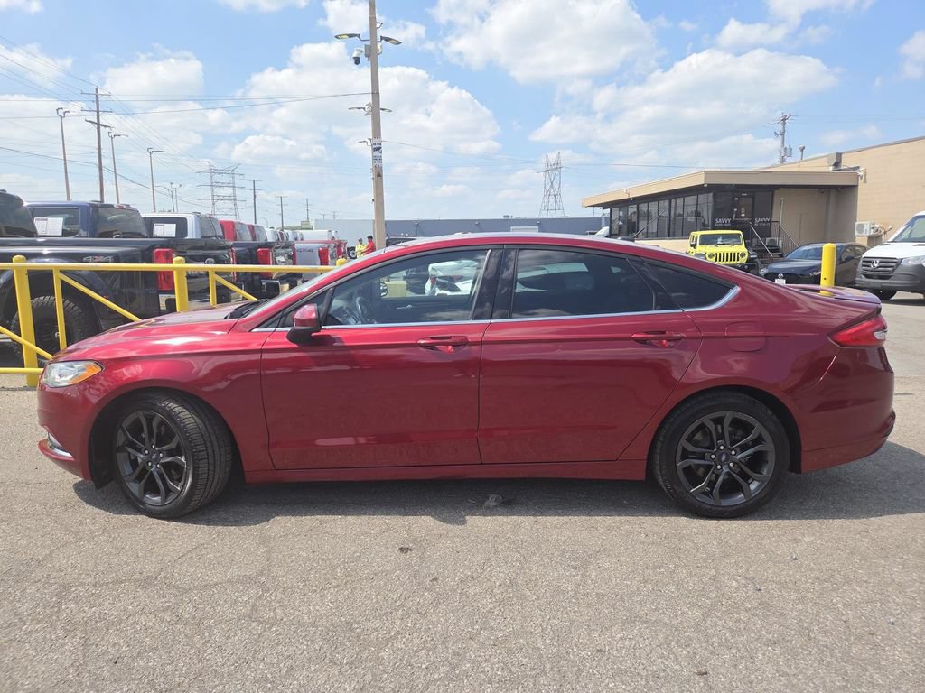 Used 2018 Ford Fusion SE w/ Equipment Group 201A FWD image 11