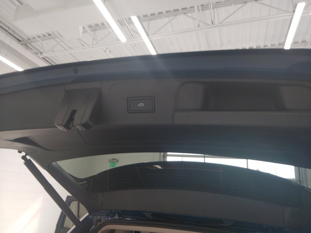 Certified 2025 Volkswagen Atlas SE image 20