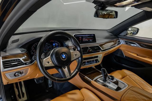 Used 2022 BMW 750i xDrive w/ Luxury Rear Seating Package AWD/4WD image 4