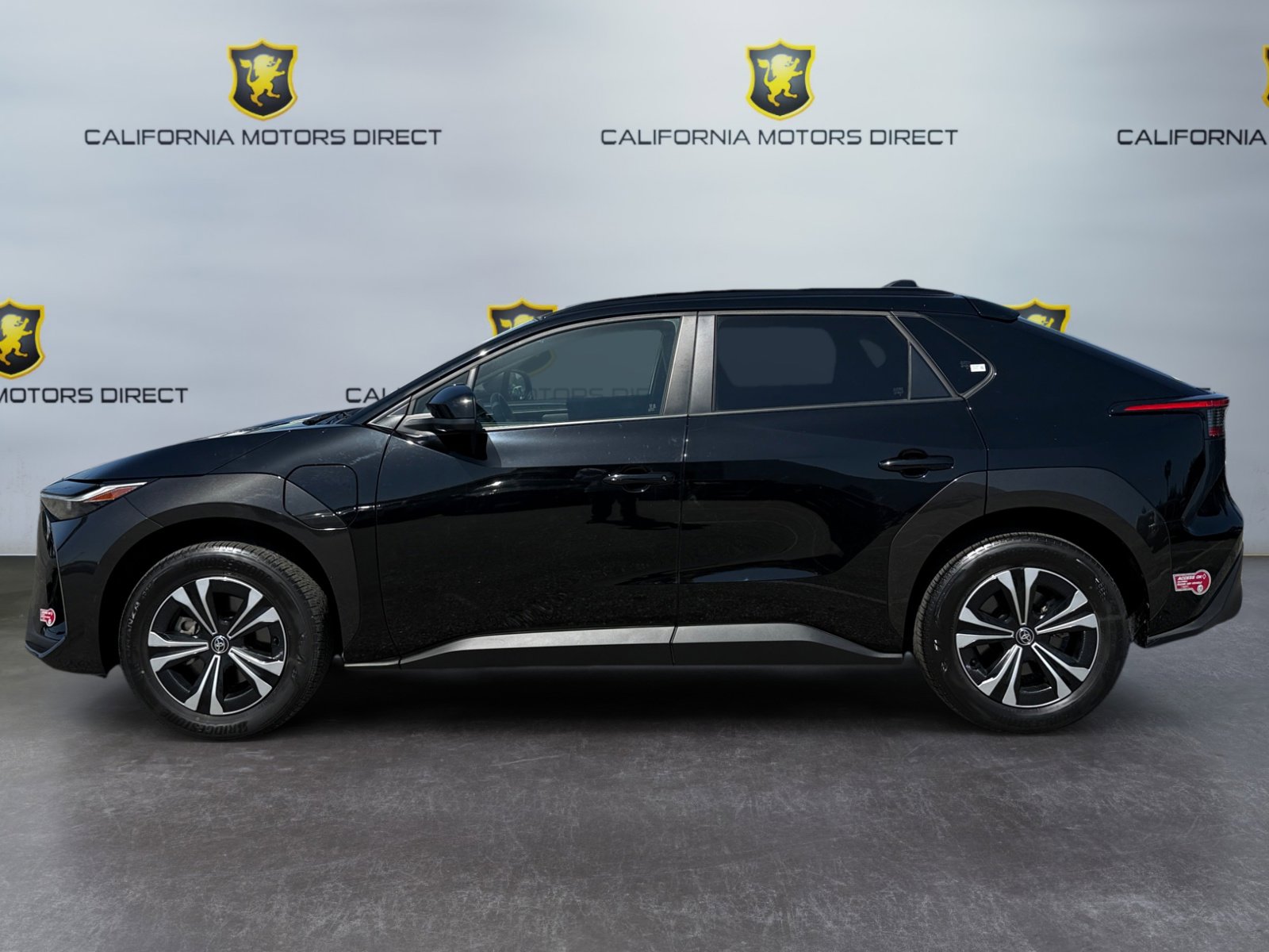 Used 2023 Toyota bZ4X AWD w/ Weather Package image 2