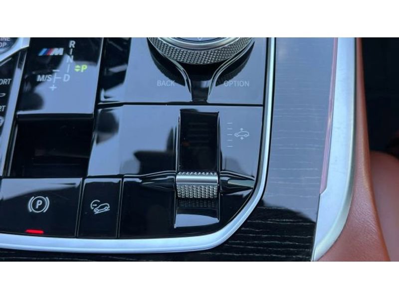 Used 2020 BMW X7 M50i image 50