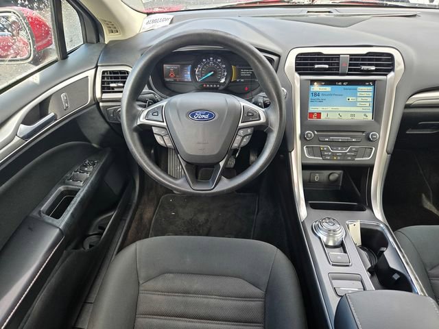 Used 2018 Ford Fusion SE w/ Fusion SE Technology Package image 10