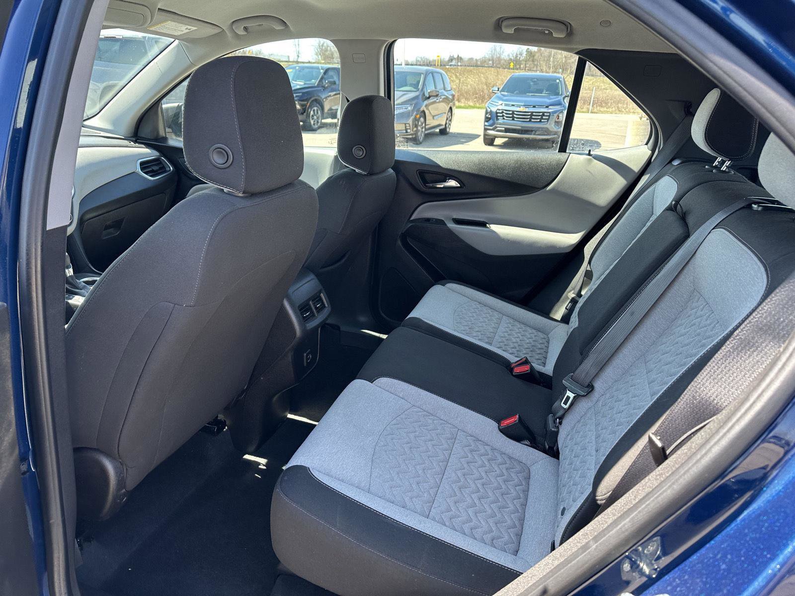Used 2022 Chevrolet Equinox LS AWD/4WD image 14