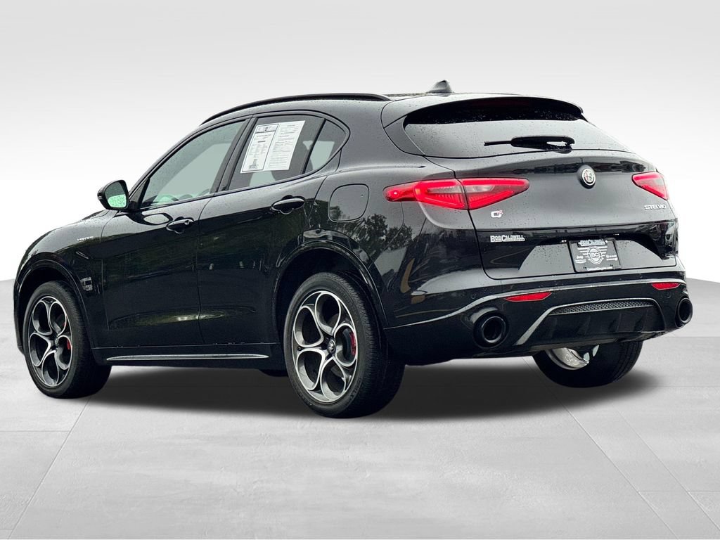 Used 2023 Alfa Romeo Stelvio Veloce AWD/4WD image 5